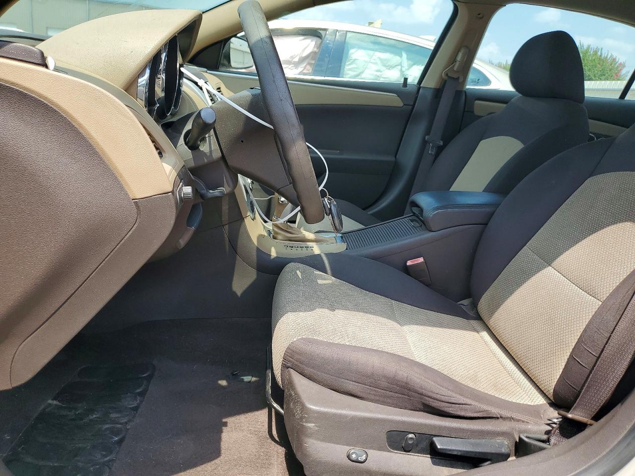 2010 Chevrolet Malibu Ls Cream vin: 1G1ZA5EB2AF111992
