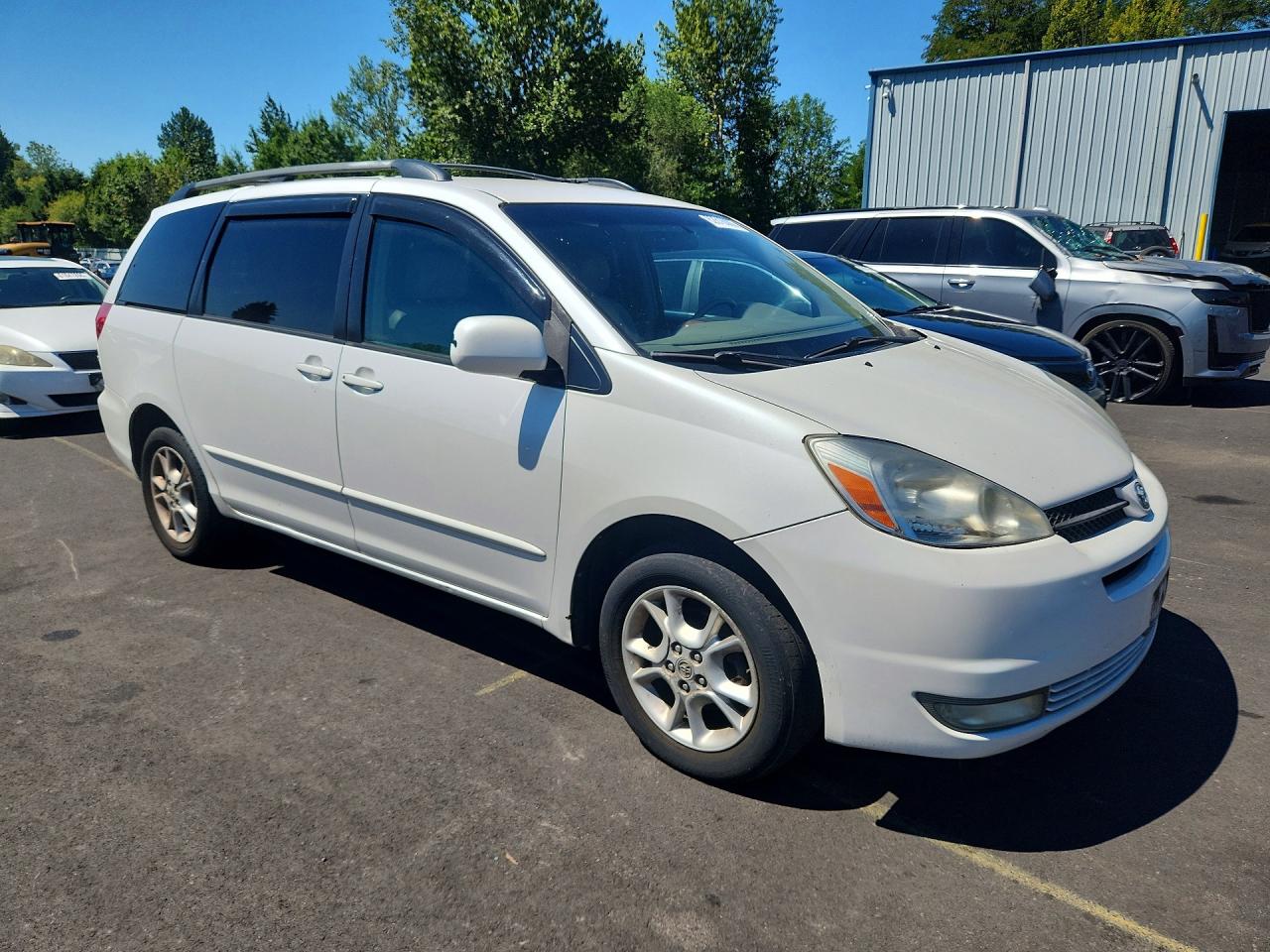 2004 Toyota Sienna Xle 7 Passenger White vin: 5TDBA22CX4S020252