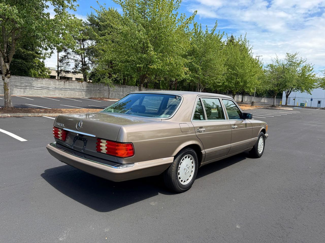1989 Mercedes-benz 560 Sel Коричневый vin: WDBCA39E7KA453036