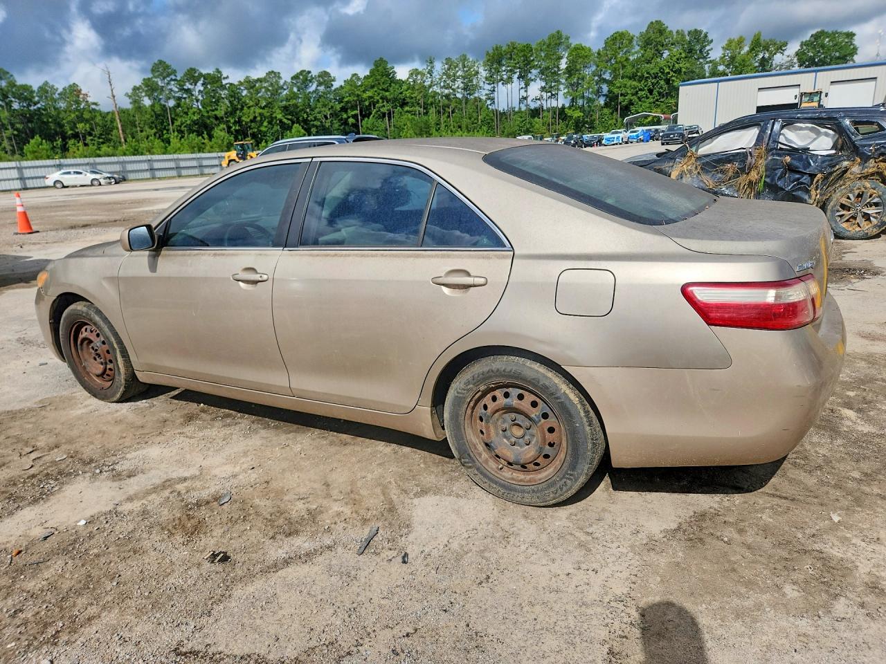 2007 Toyota Camry Le Gold vin: 4T1BE46K77U121584