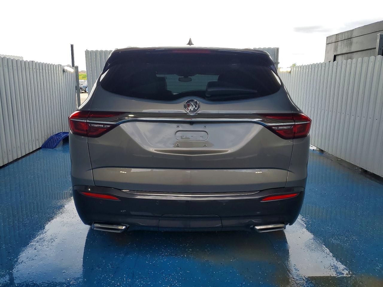2018 Buick Enclave Essence Серый vin: 5GAERBKWXJJ202155