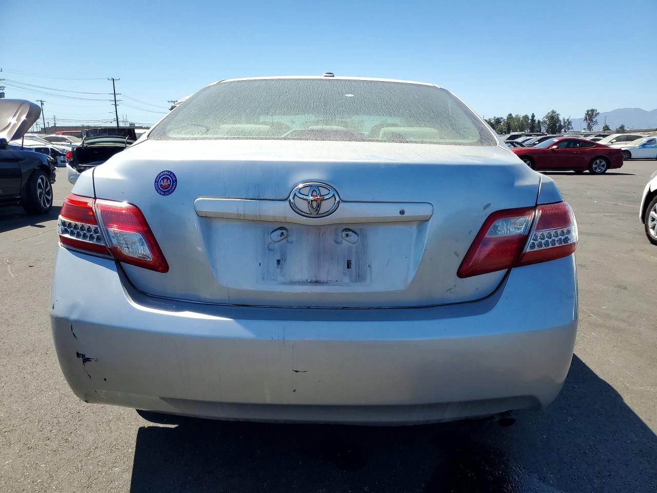 2011 Toyota Camry Le Серебряный vin: 4T4BF3EK3BR113506