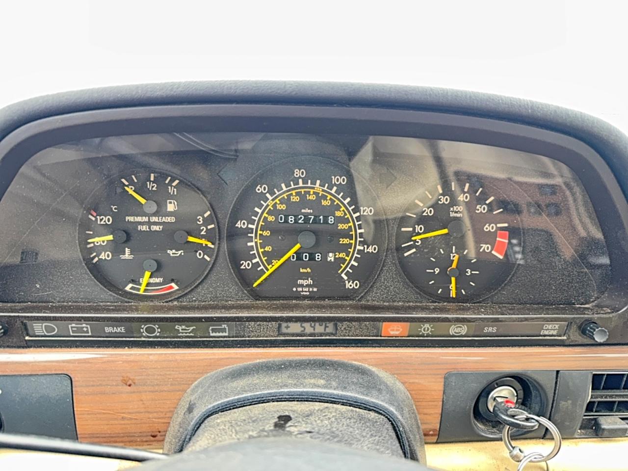 1989 Mercedes-benz 300 Se Бежевый vin: WDBCA24D4KA495561
