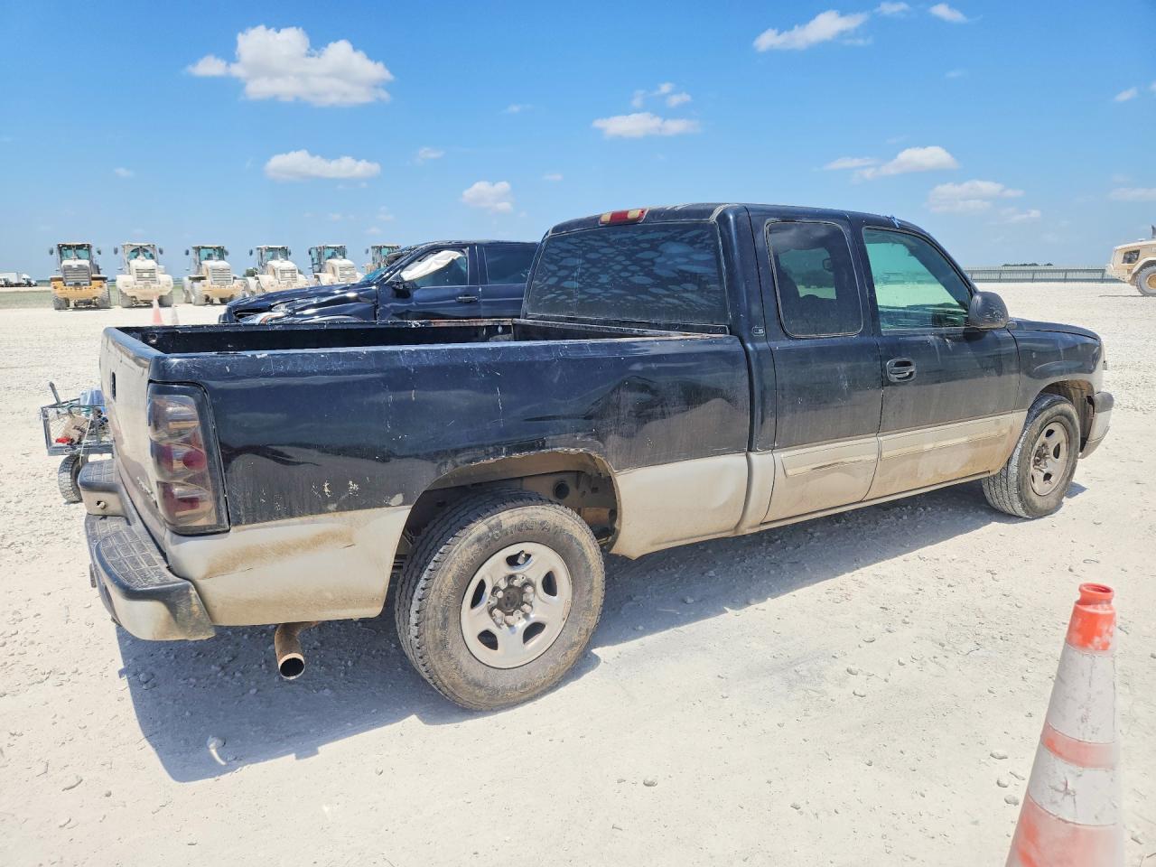 2004 Chevrolet Silverado C1500 Black vin: 1GCEC19VX4Z213637