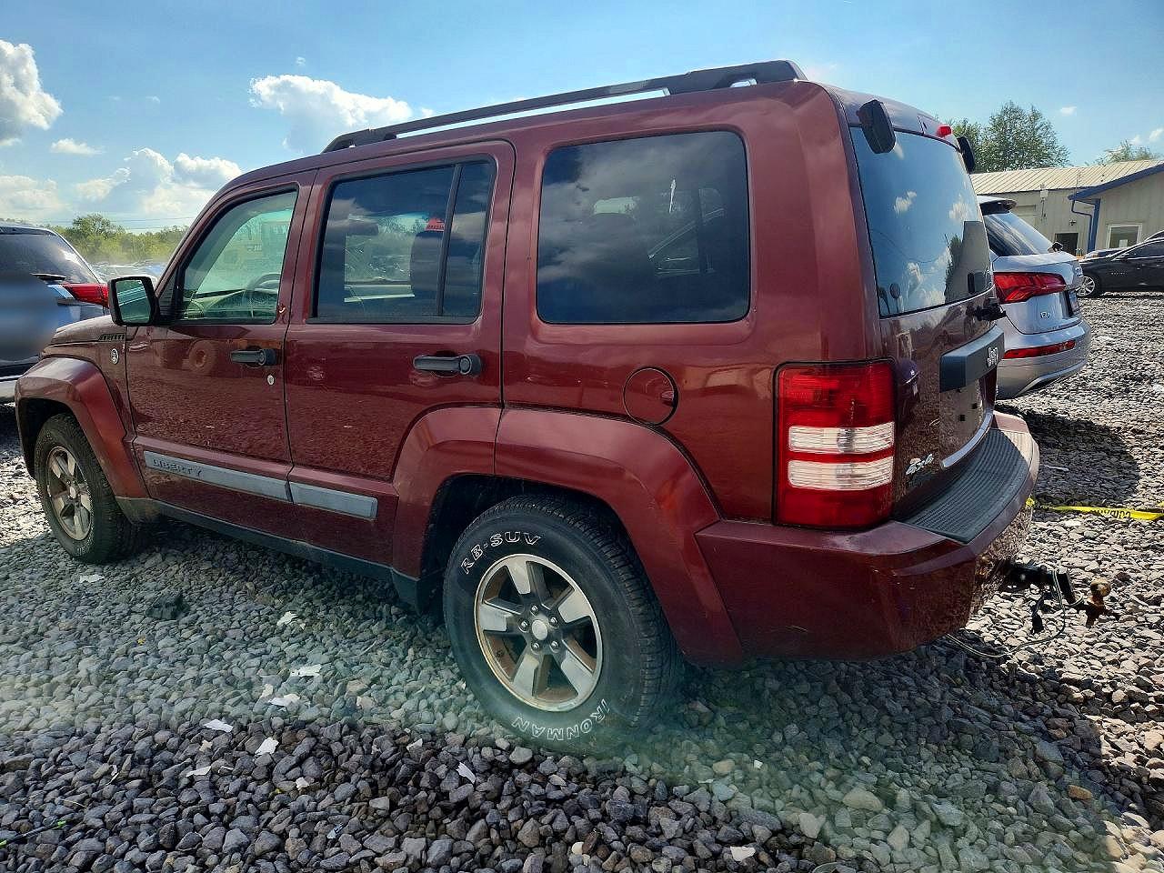 2008 Jeep Liberty Sport Red vin: 1J8GN28K28W152042