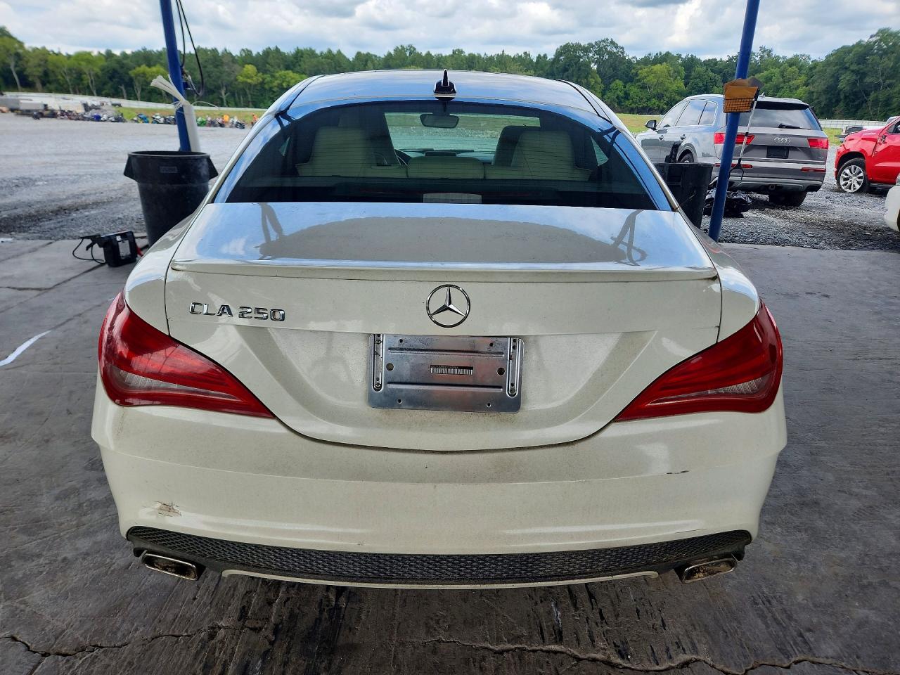 2014 Mercedes-benz Cla 250 White vin: WDDSJ4EB2EN160985
