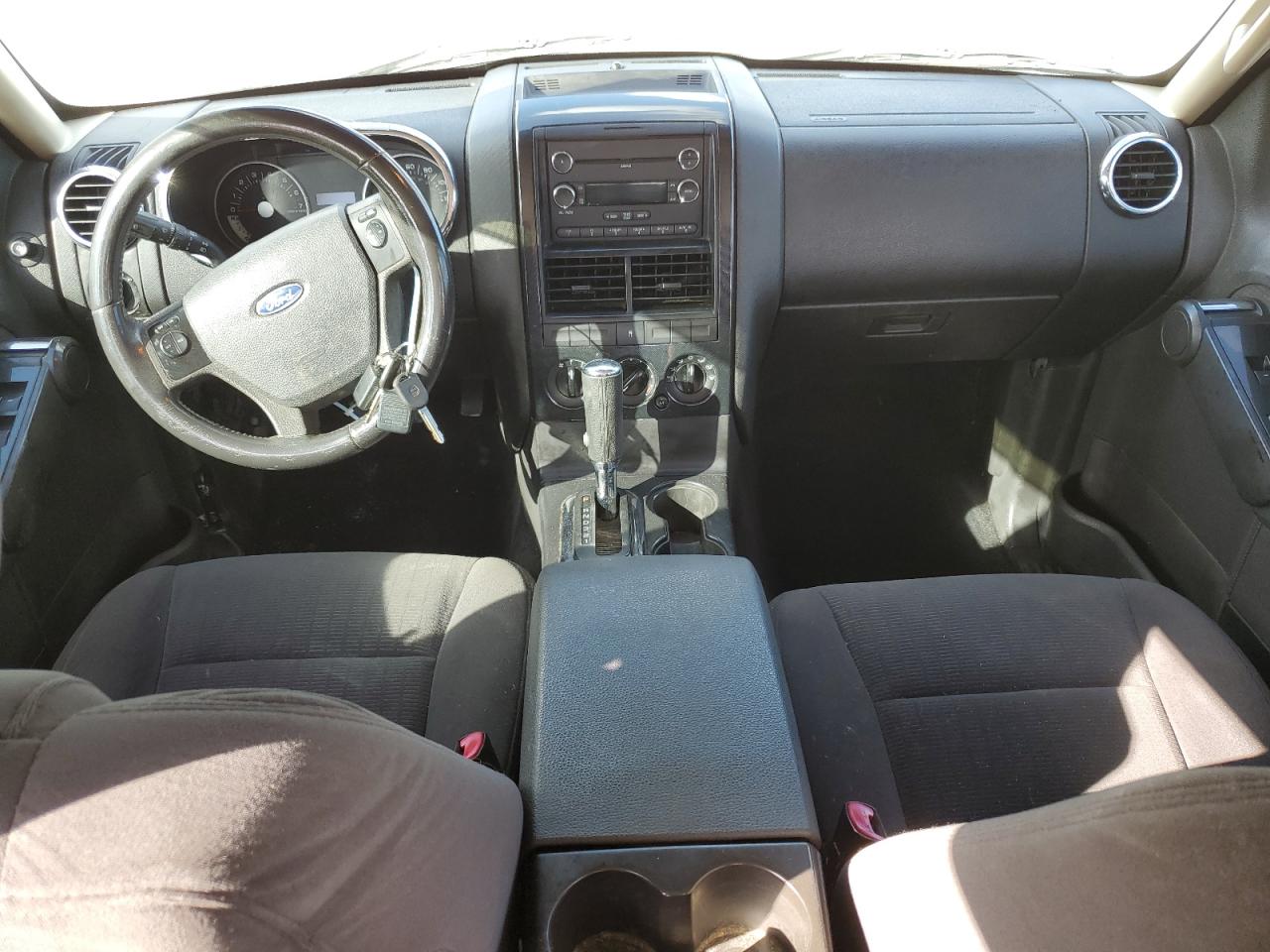 2010 Ford Explorer Xlt Silver vin: 1FMEU6DE6AUB07868