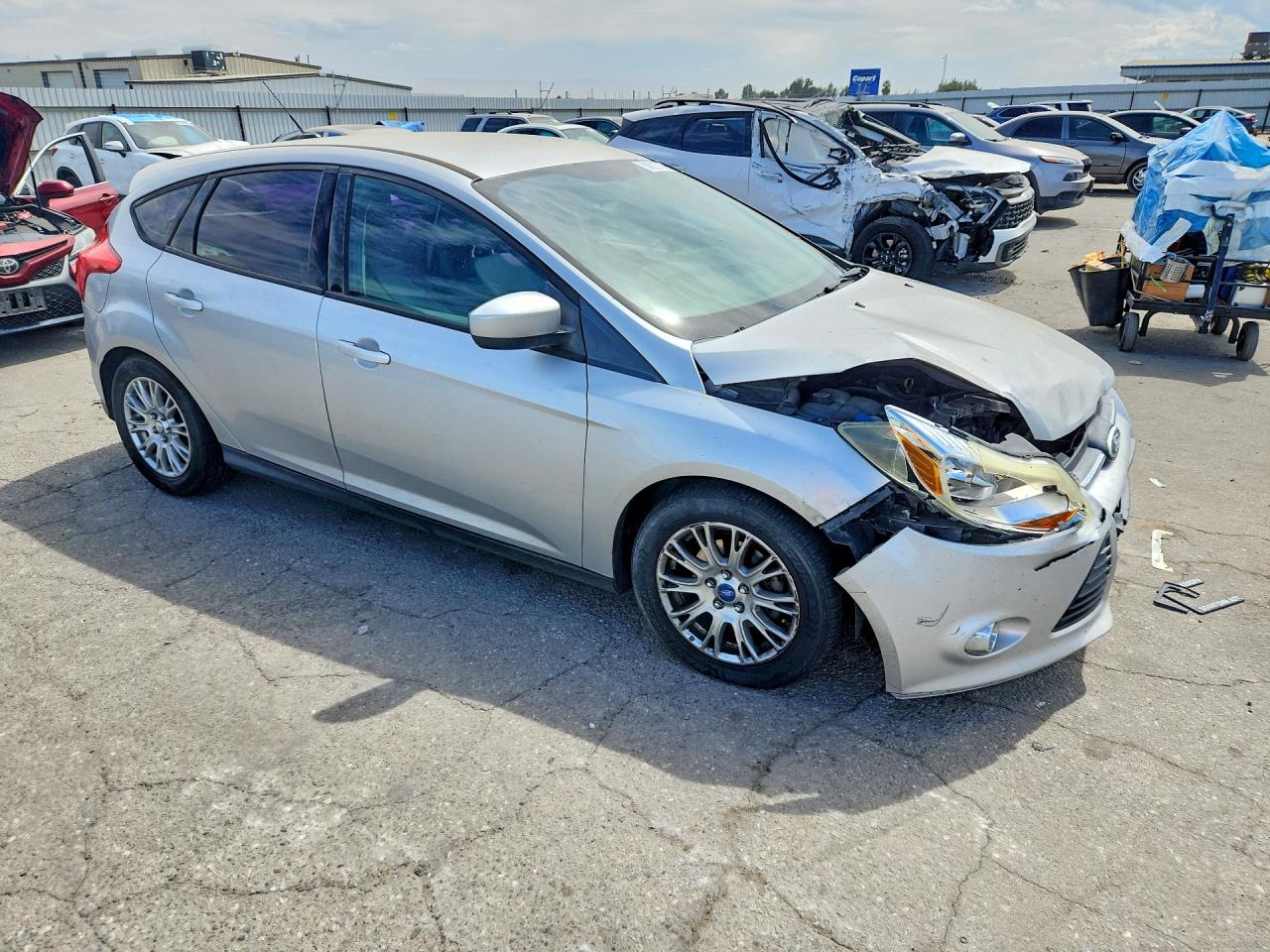 2012 Ford Focus Se Серебряный vin: 1FAHP3K22CL168990