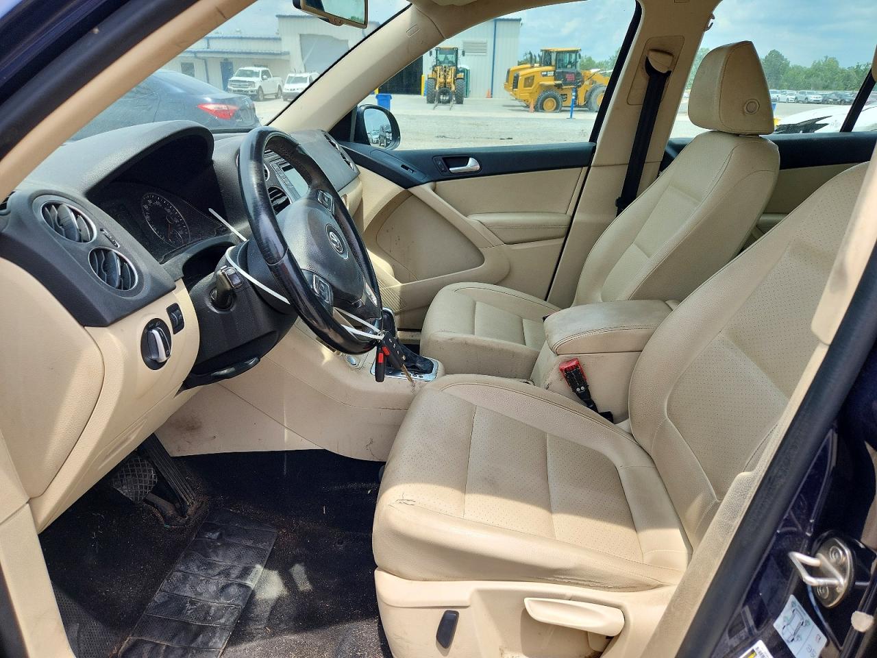 2016 Volkswagen Tiguan S Blue vin: WVGAV7AX3GW600699