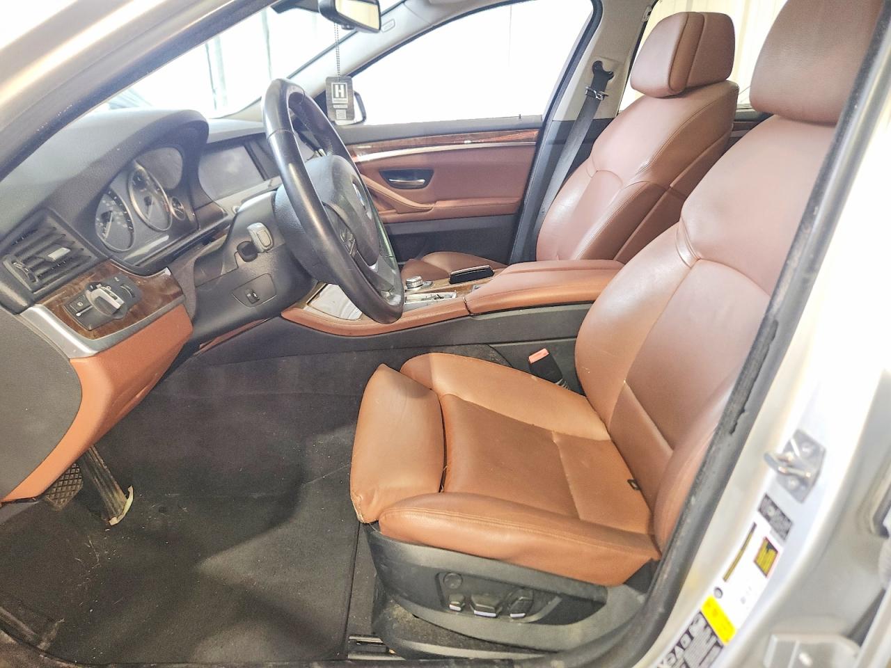2011 Bmw 550 Xi Silver vin: WBAFU9C55BC785351