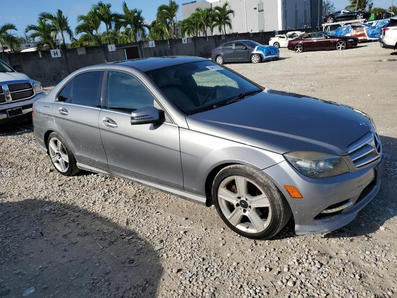 2011 Mercedes-benz C 300 Silver vin: WDDGF5EBXBA482581