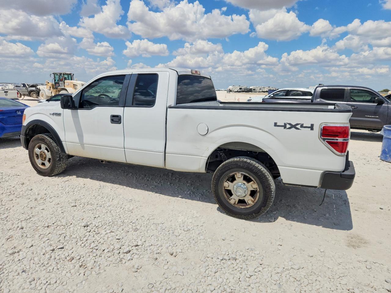2010 Ford F150 Super Cab Белый vin: 1FTEX1E82AKC11471
