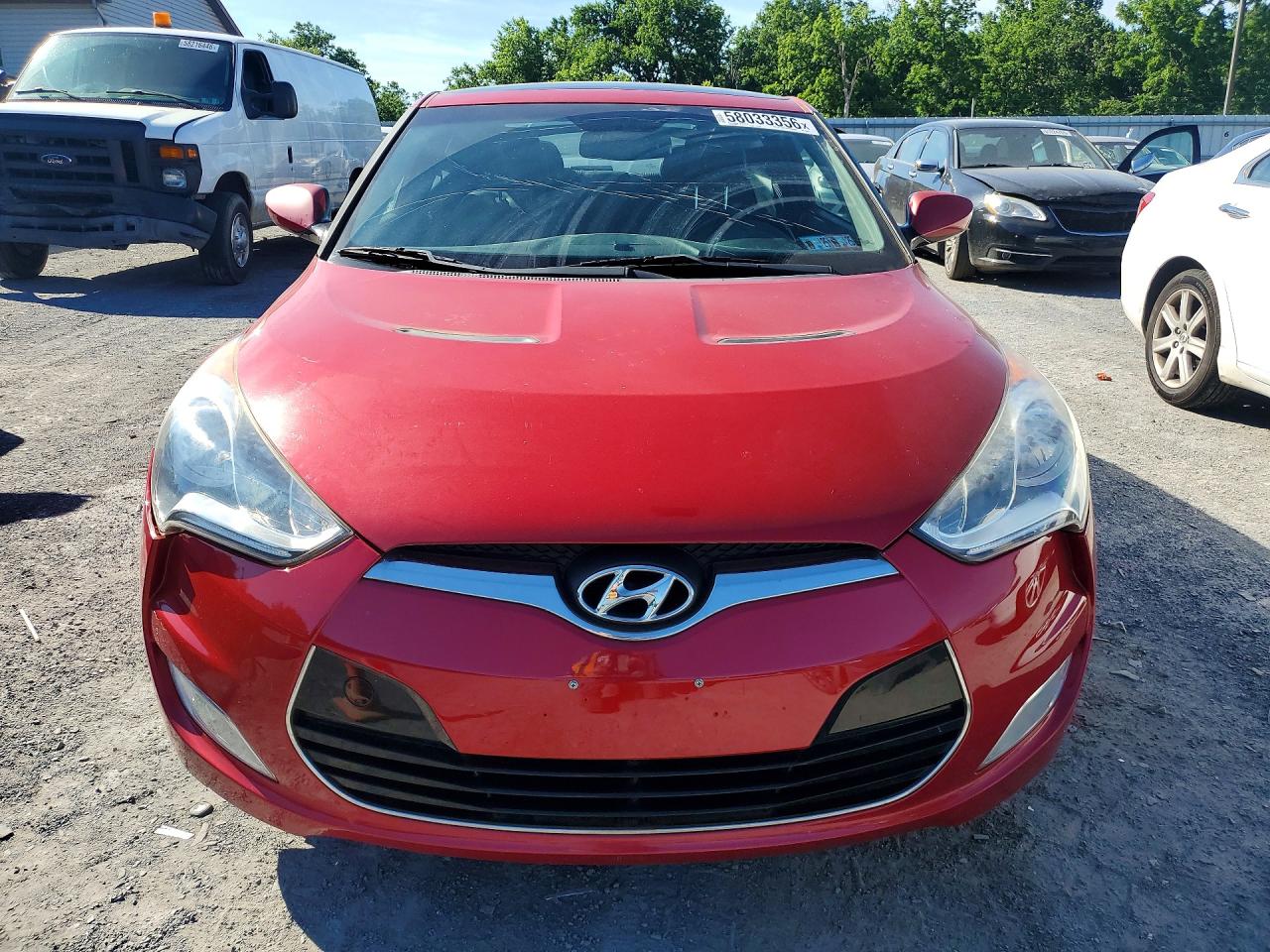 2013 Hyundai Veloster Base Red vin: KMHTC6ADXDU155321