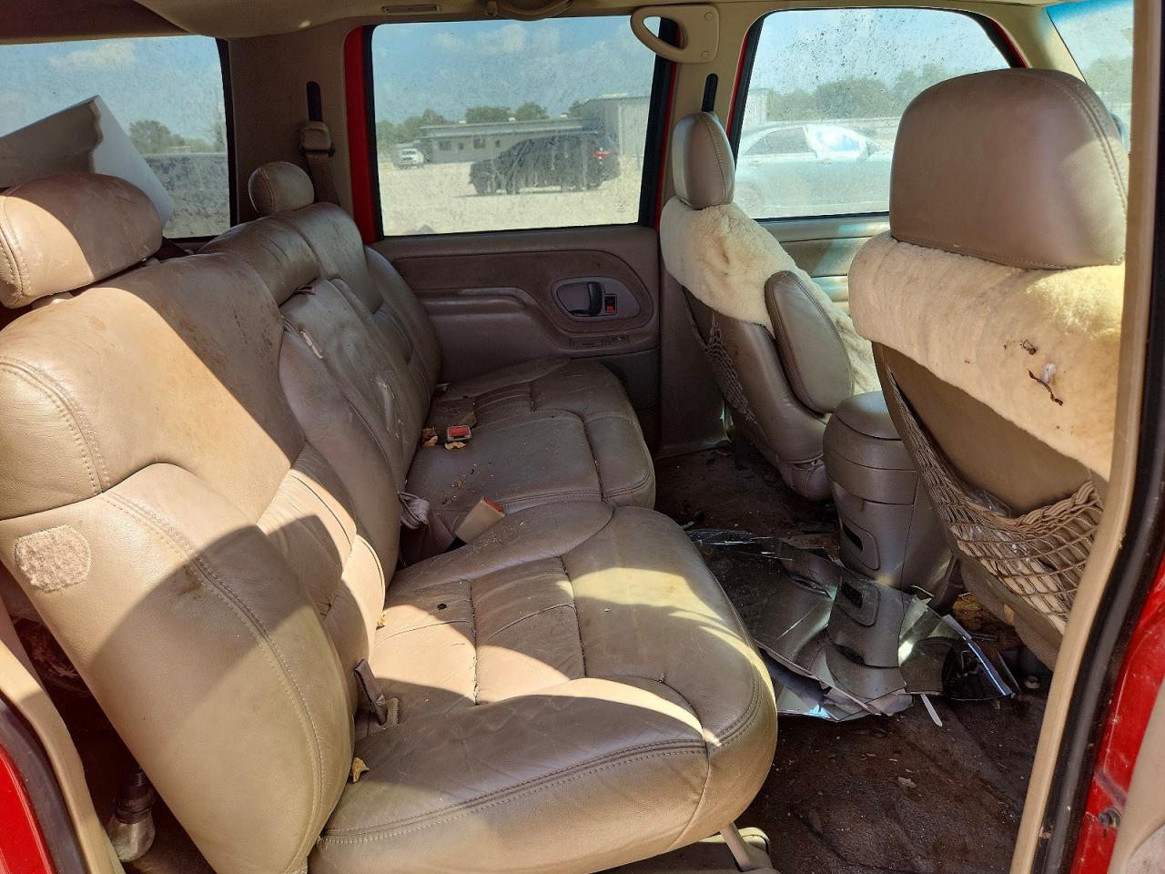 1999 Chevrolet Suburban C1500 Красный vin: 3GNEC16R8XG116455