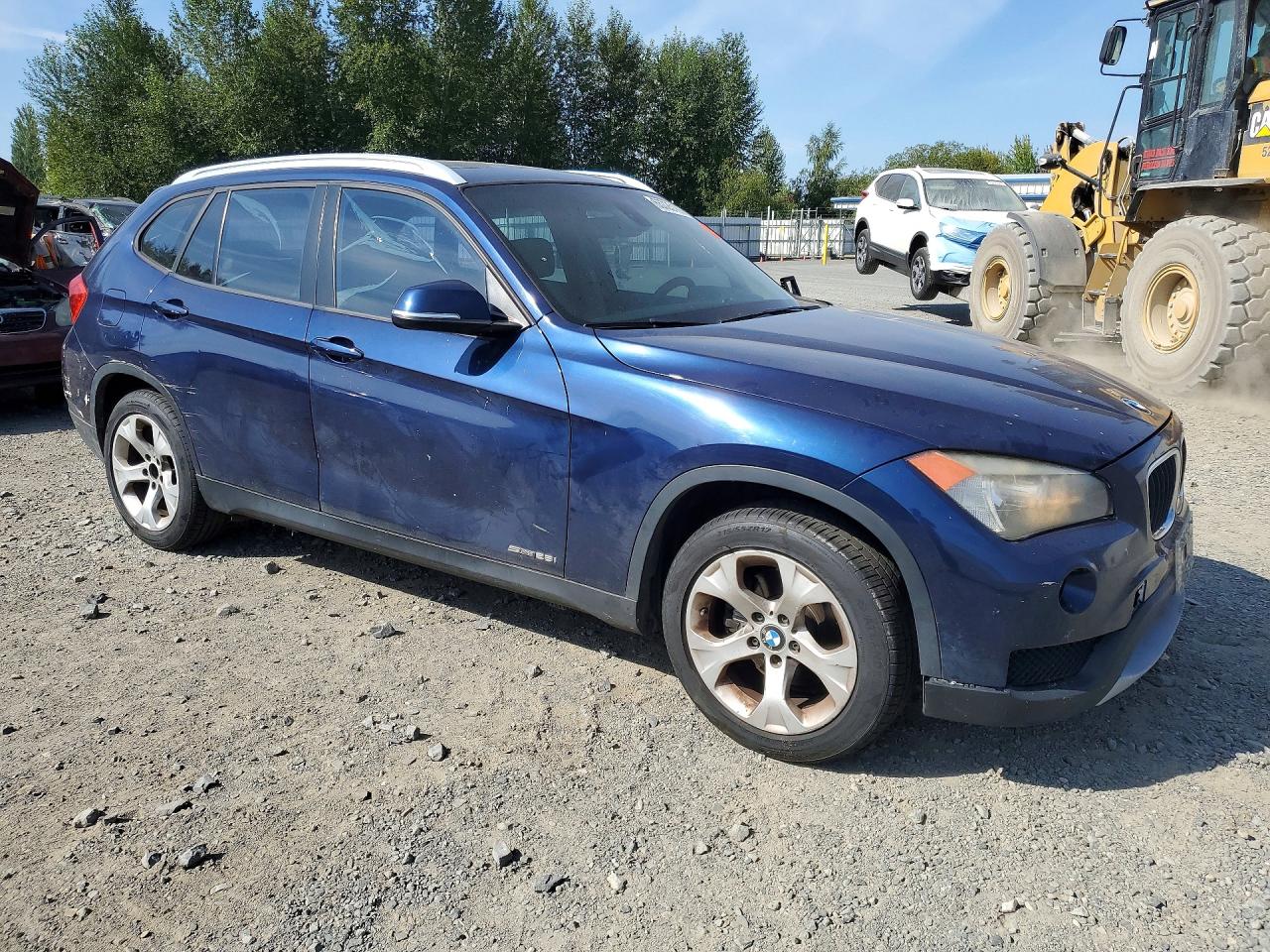 2013 Bmw X1 Sdrive28i Blue vin: WBAVM1C54DVW44453