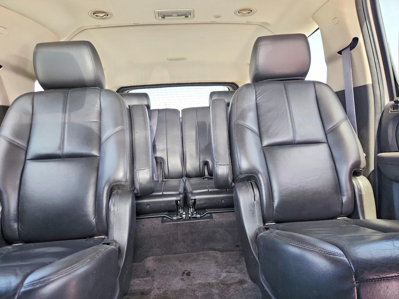 2011 Chevrolet Suburban C1500 Lt Silver vin: 1GNSCJE0XBR178132