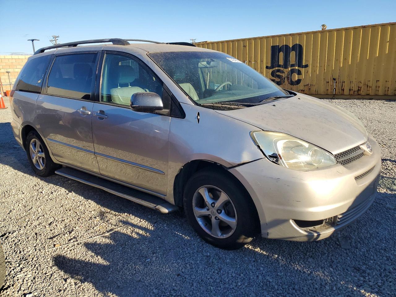 2004 Toyota Sienna Le 7 Passenger Gold vin: 5TDZA23C64S128736
