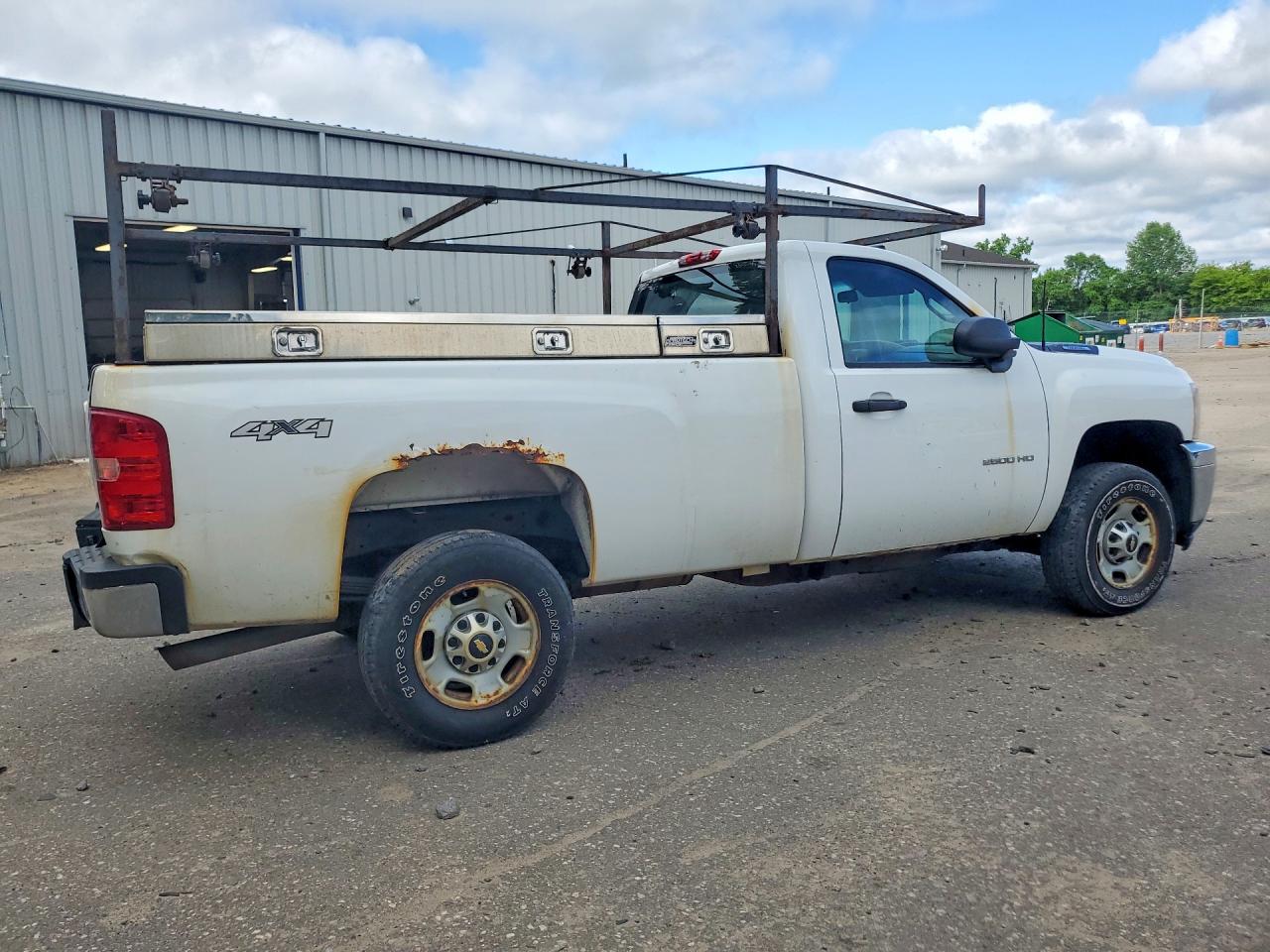 2014 Chevrolet Silverado K2500 Heavy Duty White vin: 1GC0KVCG9EF179305
