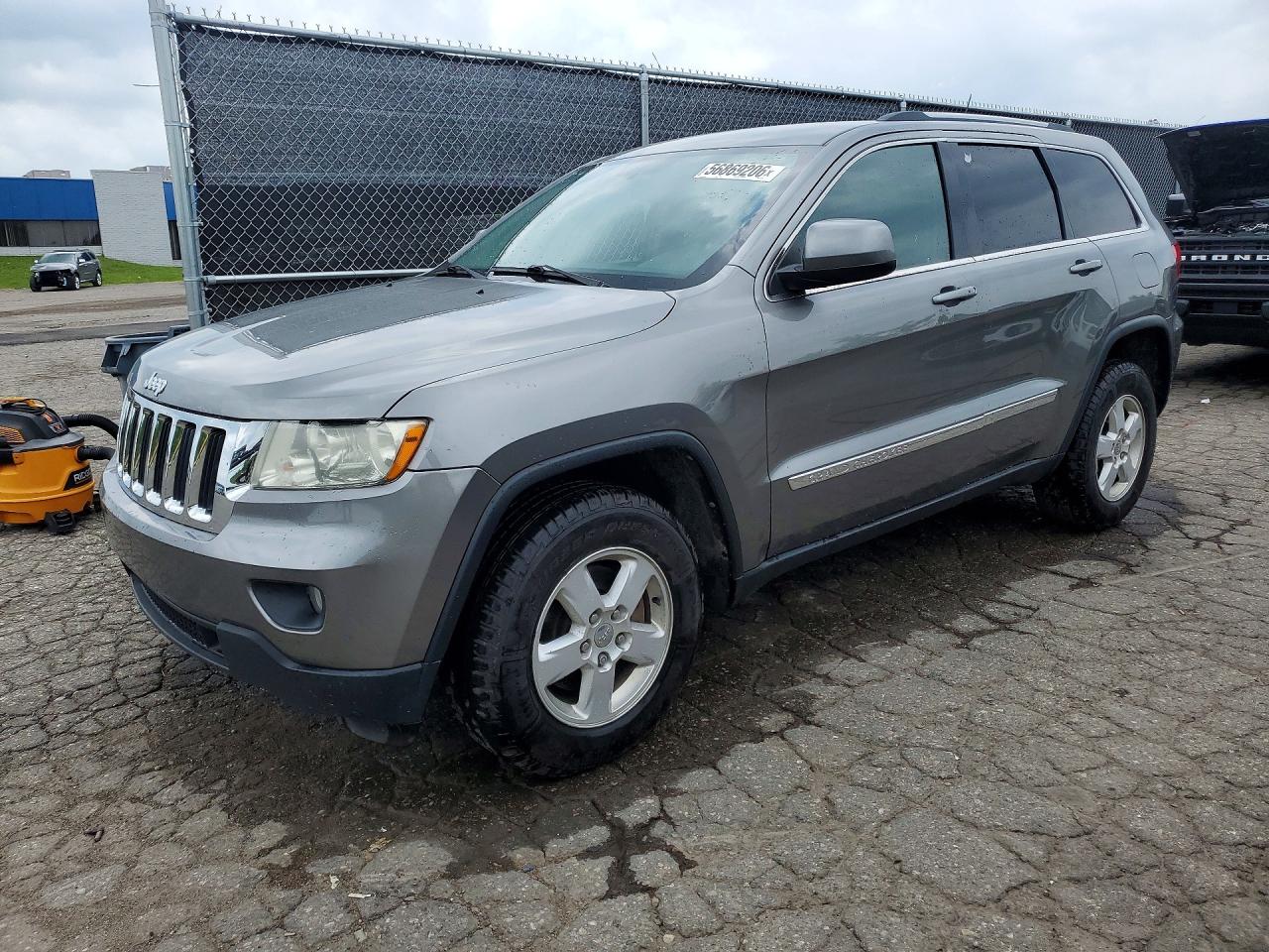 2013 Jeep Grand Cherokee Laredo Gray vin: 1C4RJFAG1DC612229