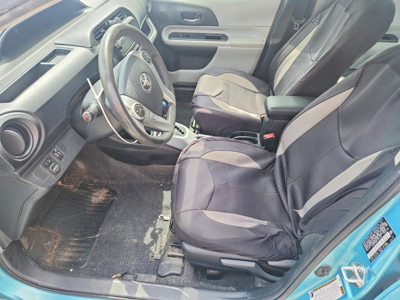 2014 Toyota Prius C Two Turquoise vin: JTDKDTB38E1067128