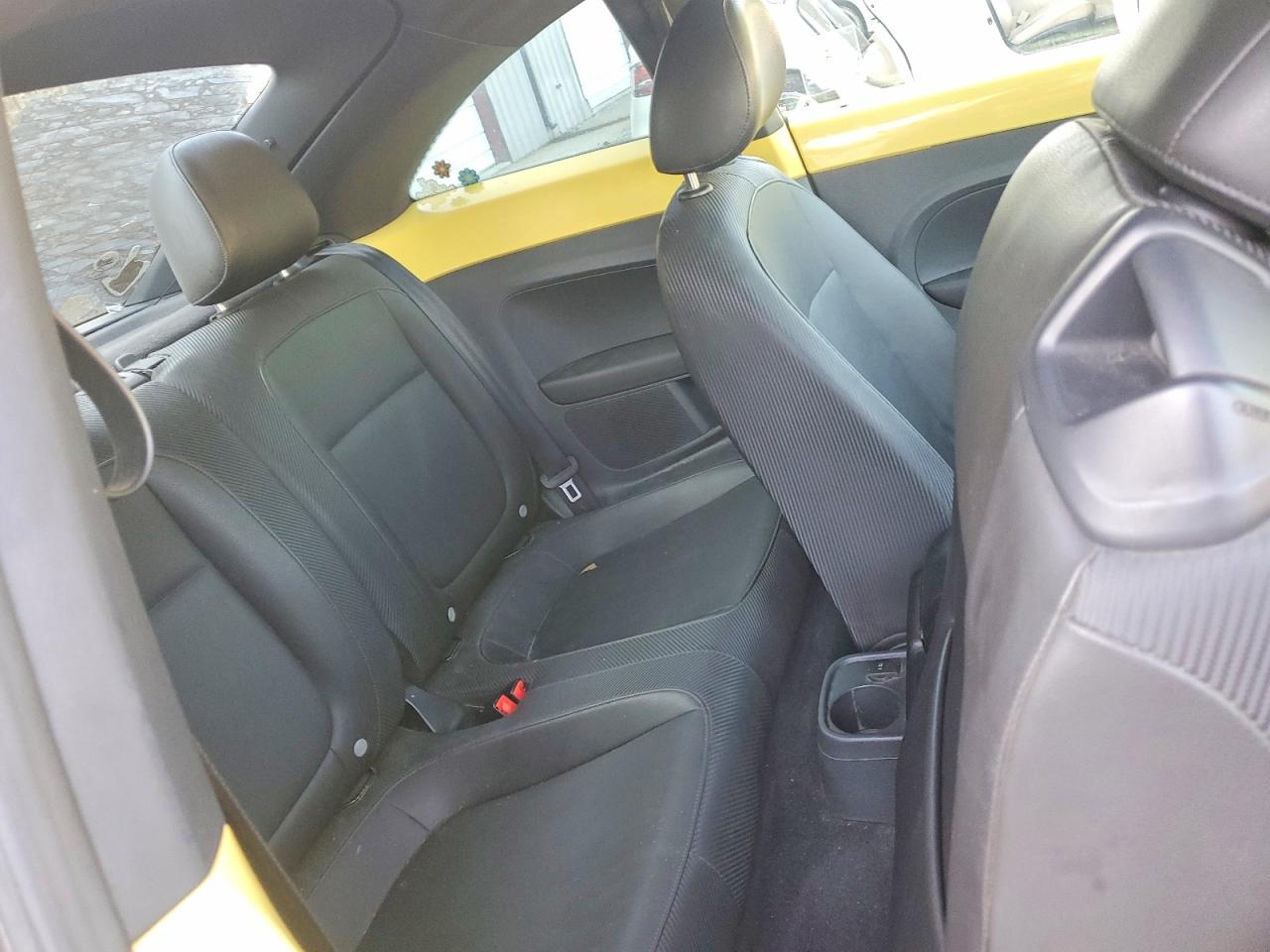 2013 Volkswagen Beetle Yellow vin: 3VWJL7AT8DM685474