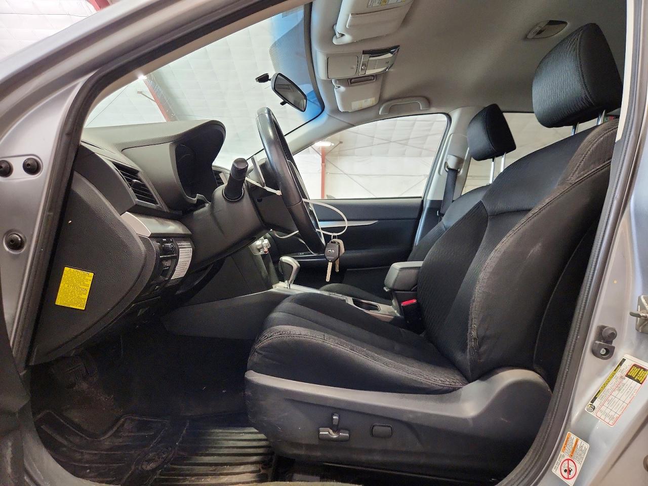 2012 Subaru Outback 2.5i Premium Серебряный vin: 4S4BRCCC7C3287874