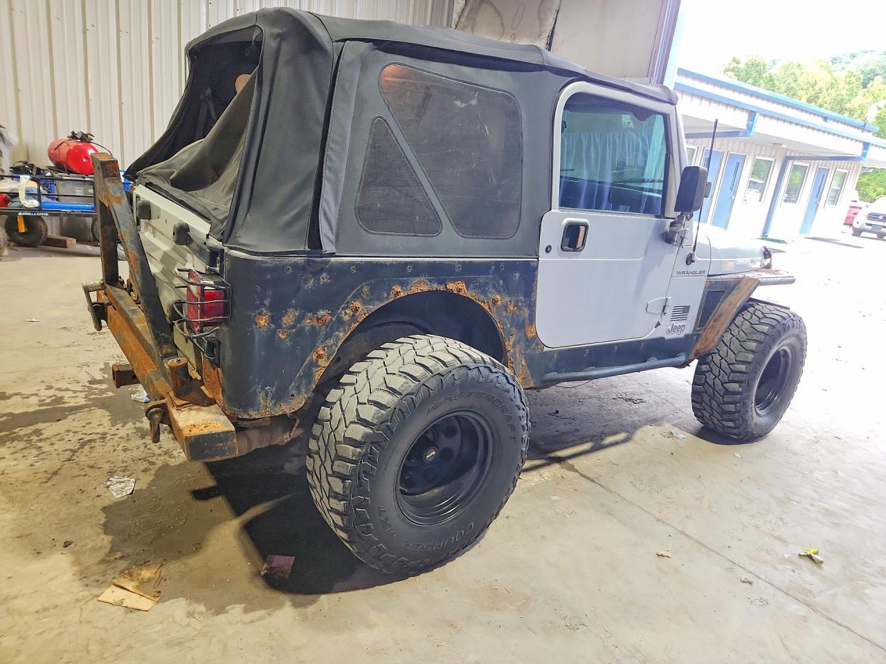 2002 Jeep Wrangler / Tj X Silver vin: 1J4FA39S82P745127