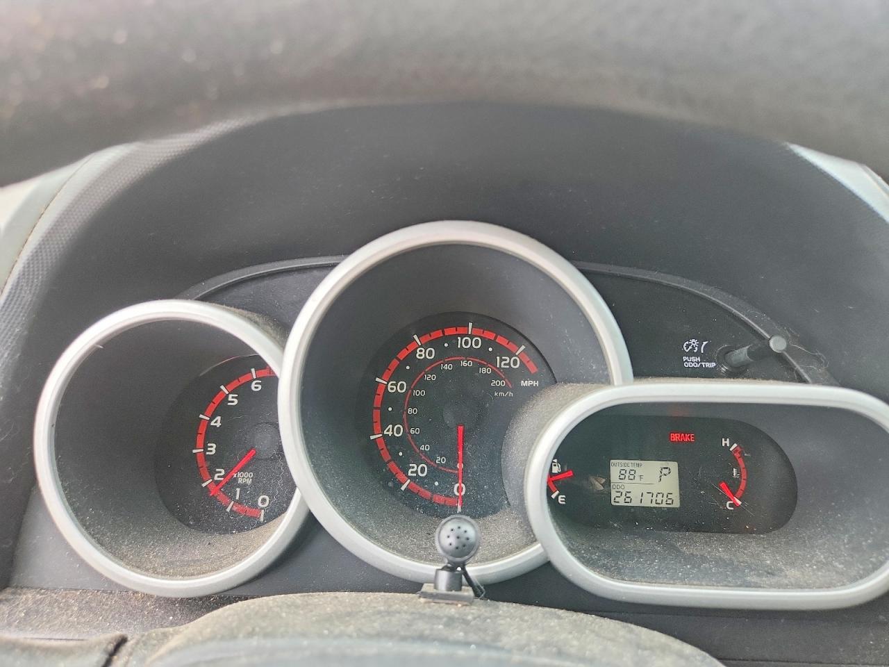 2009 Toyota Matrix Base White vin: 2T1KU40E39C046599