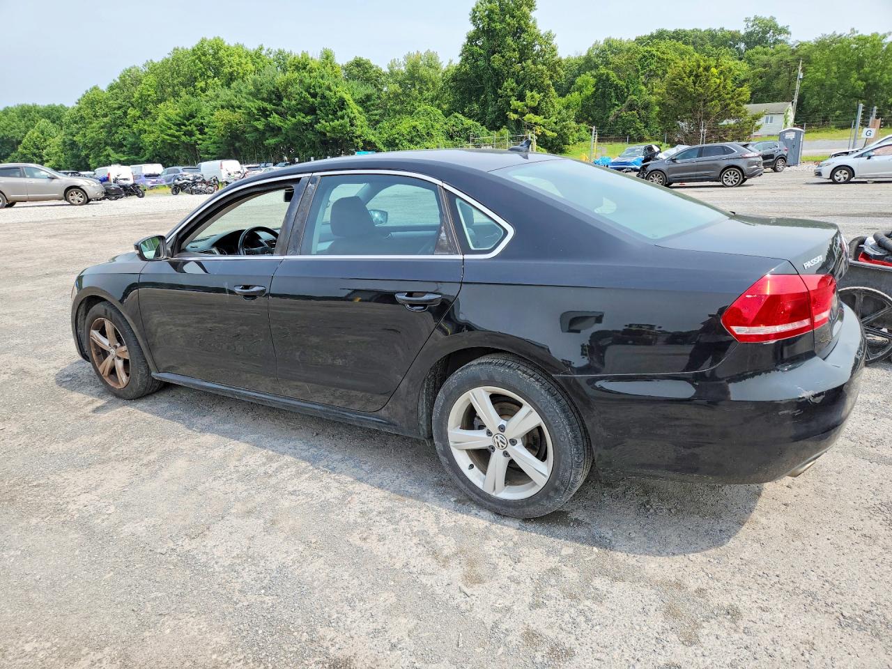 2013 Volkswagen Passat Se Black vin: 1VWBP7A31DC080464