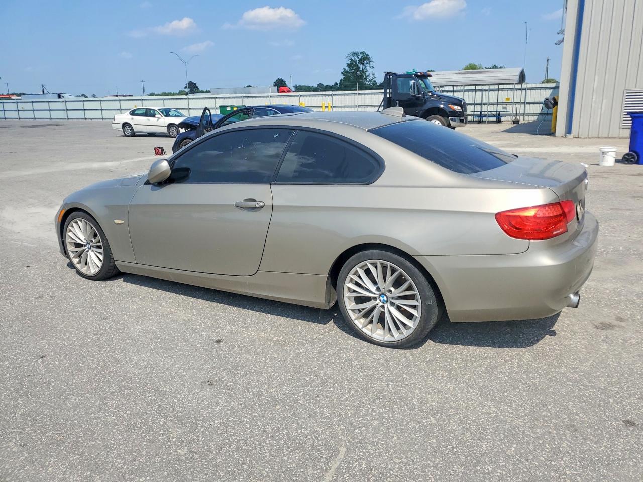 2011 Bmw 335 I Gold vin: WBAKG7C59BE264082