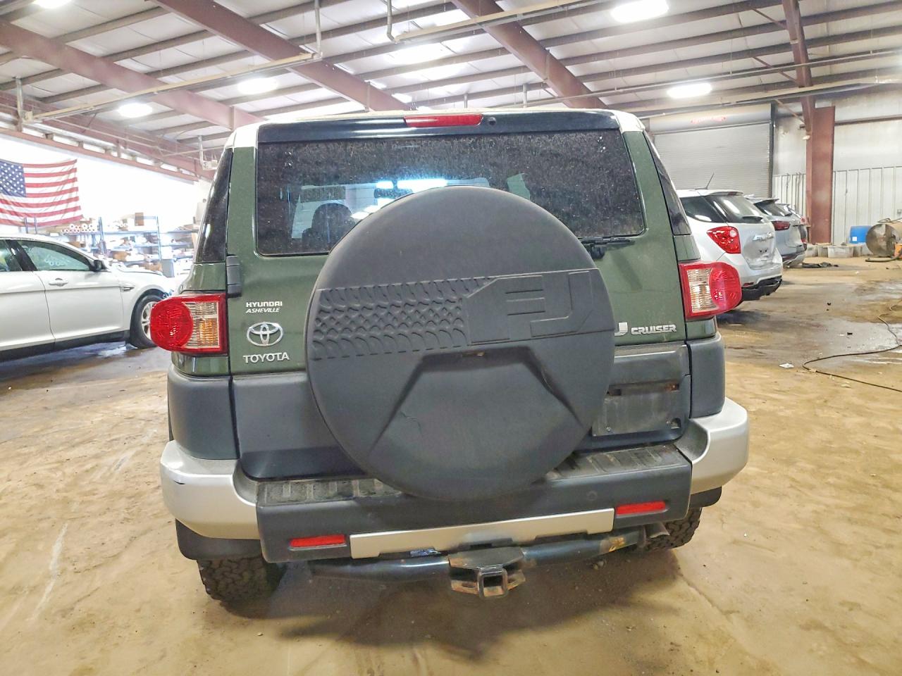 2010 Toyota Fj Cruiser Base Green vin: JTEBU4BFXAK093438