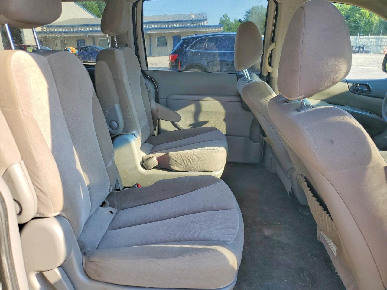 2014 Kia Sedona Lx Silver vin: KNDMG4C75E6538758