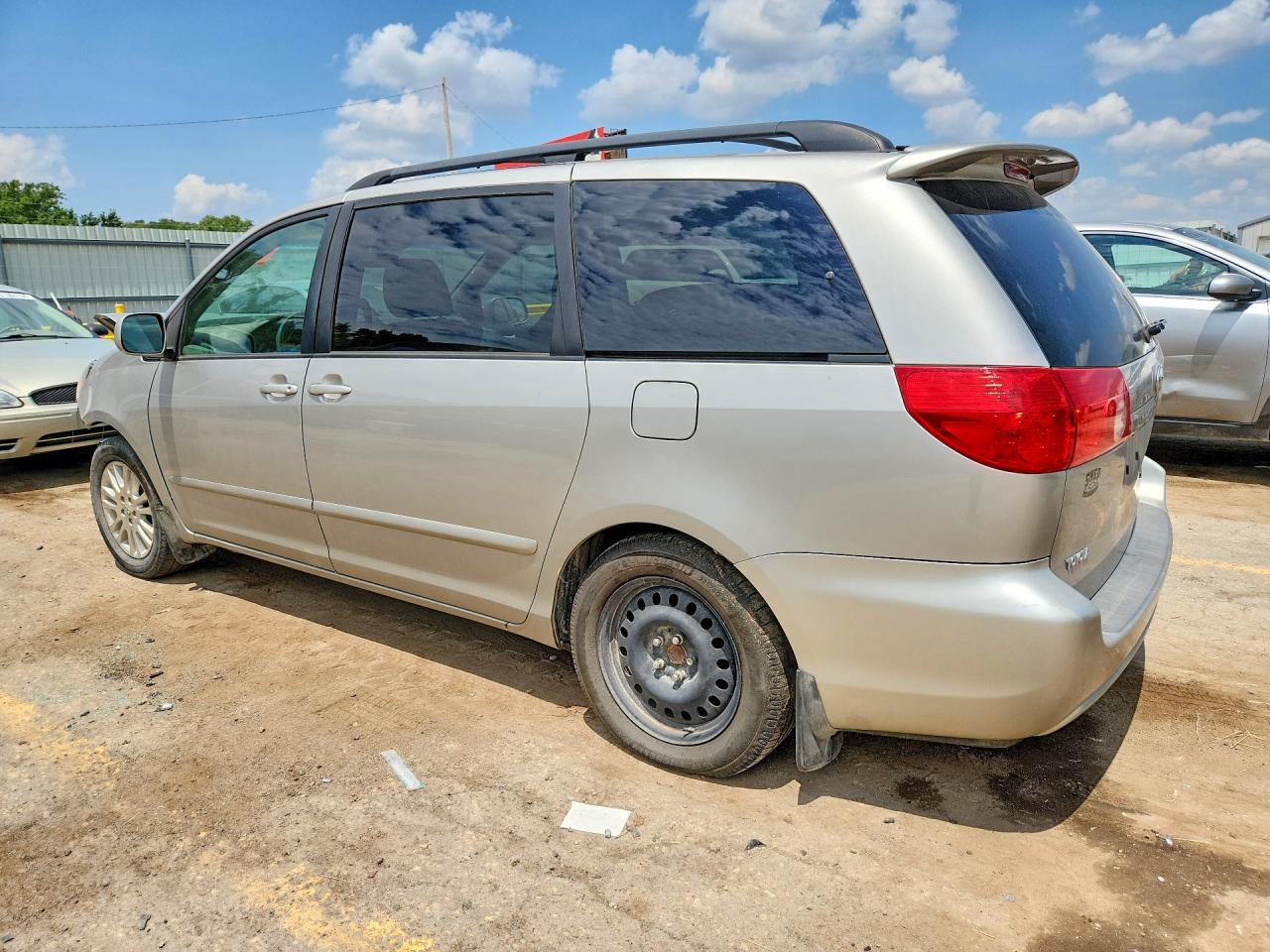2010 Toyota Sienna Xle Серебряный vin: 5TDYK4CC4AS313514