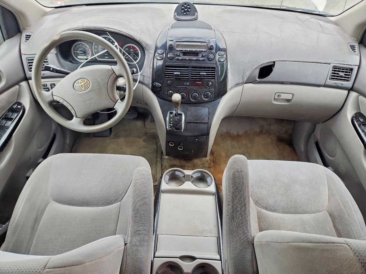 2005 Toyota Sienna Le 7 Passenger Silver vin: 5TDZA23C75S345617