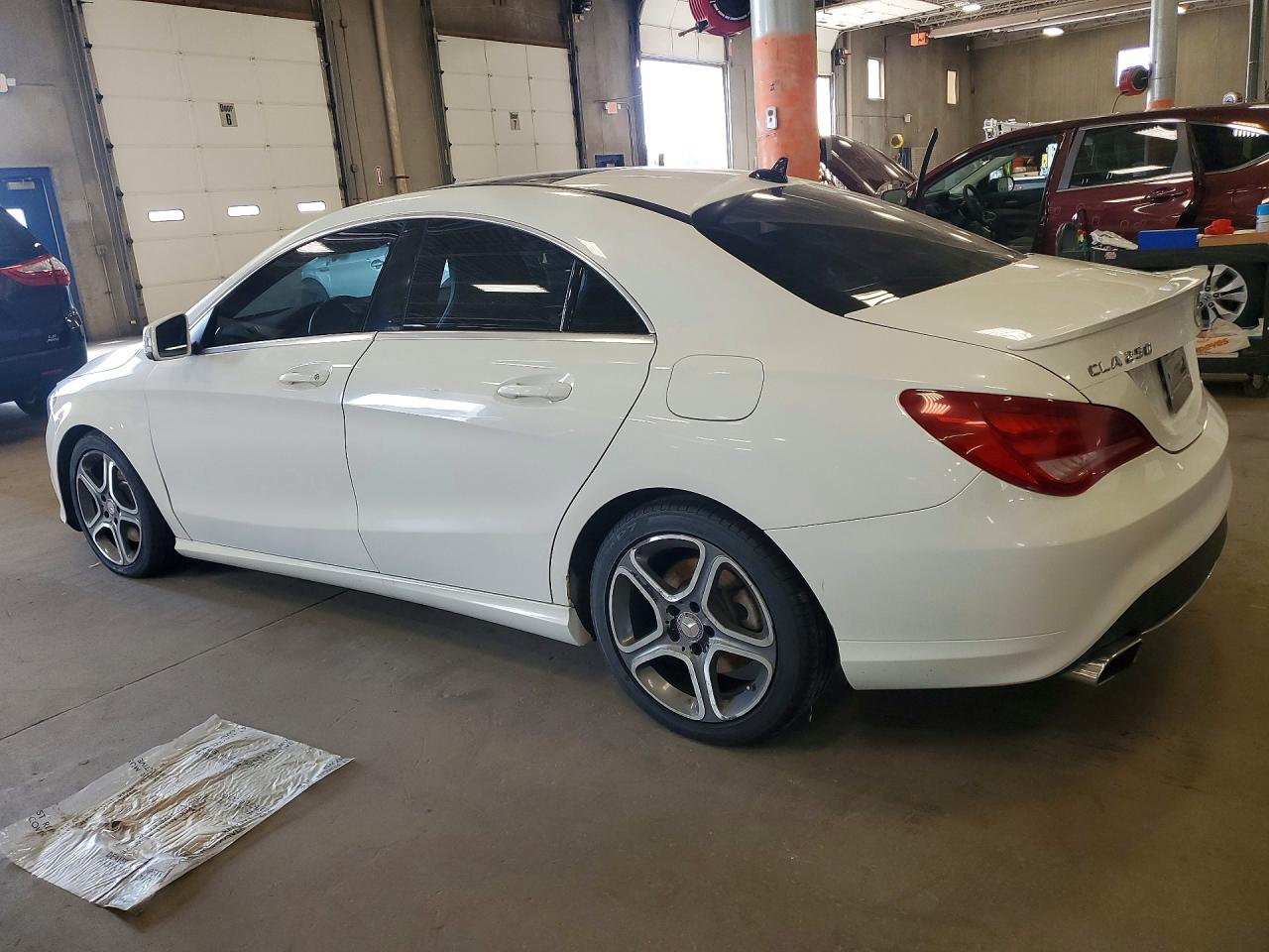 2014 Mercedes-benz Cla 250 White vin: WDDSJ4EB8EN049177