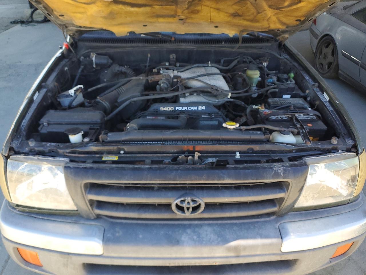 2000 Toyota Tacoma Xtracab Зеленый vin: 5TEWN72N1YZ691371