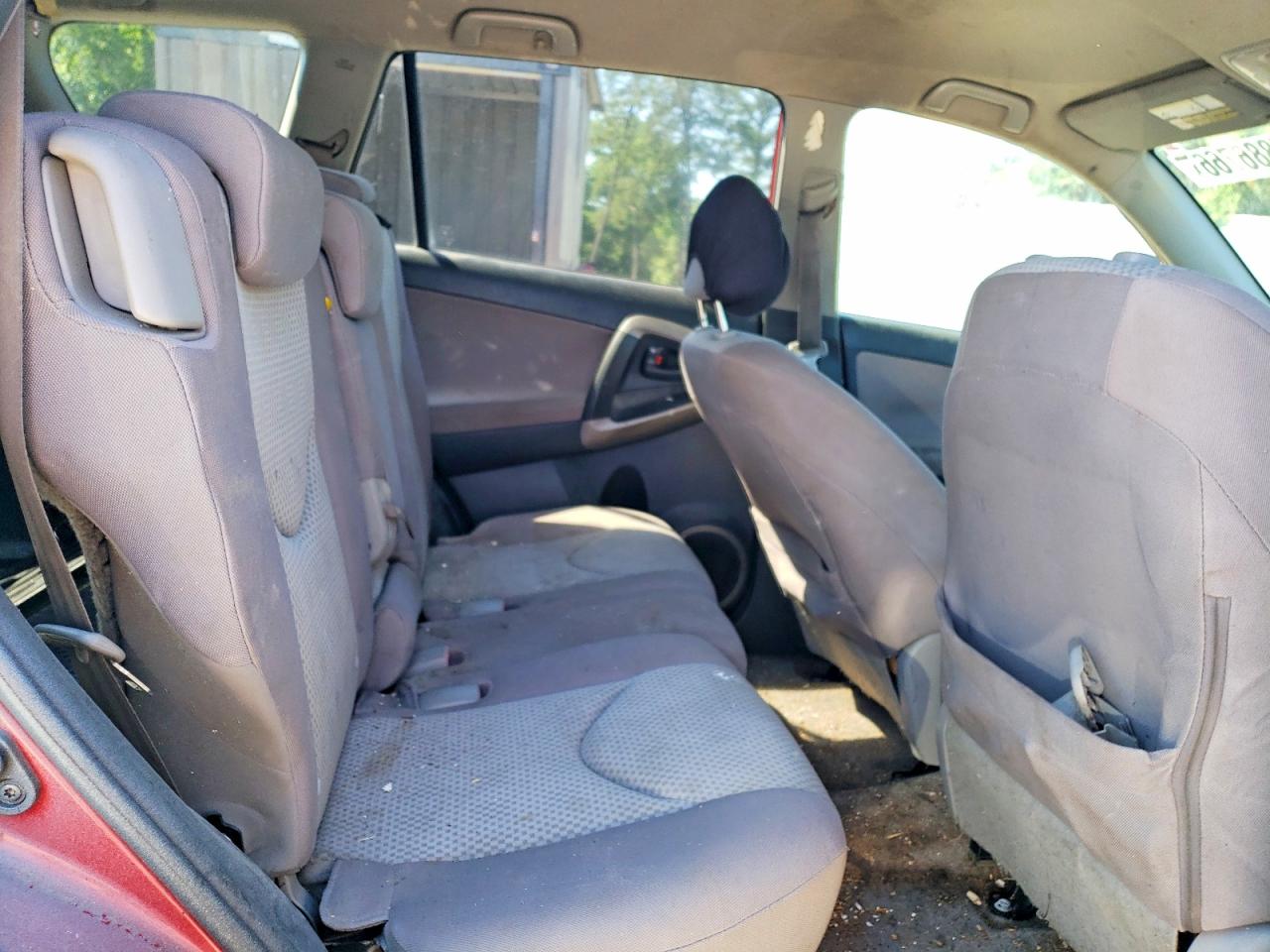 2006 Toyota Rav4 Base Red vin: JTMBD33V866014675