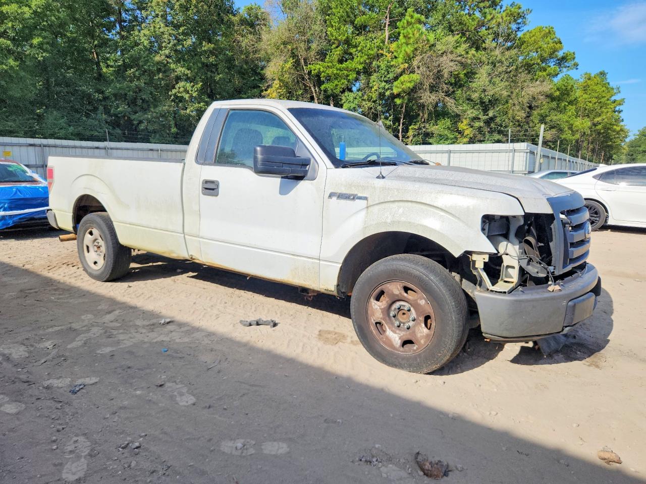2012 Ford F150 White vin: 1FTNF1CF9CKD44672