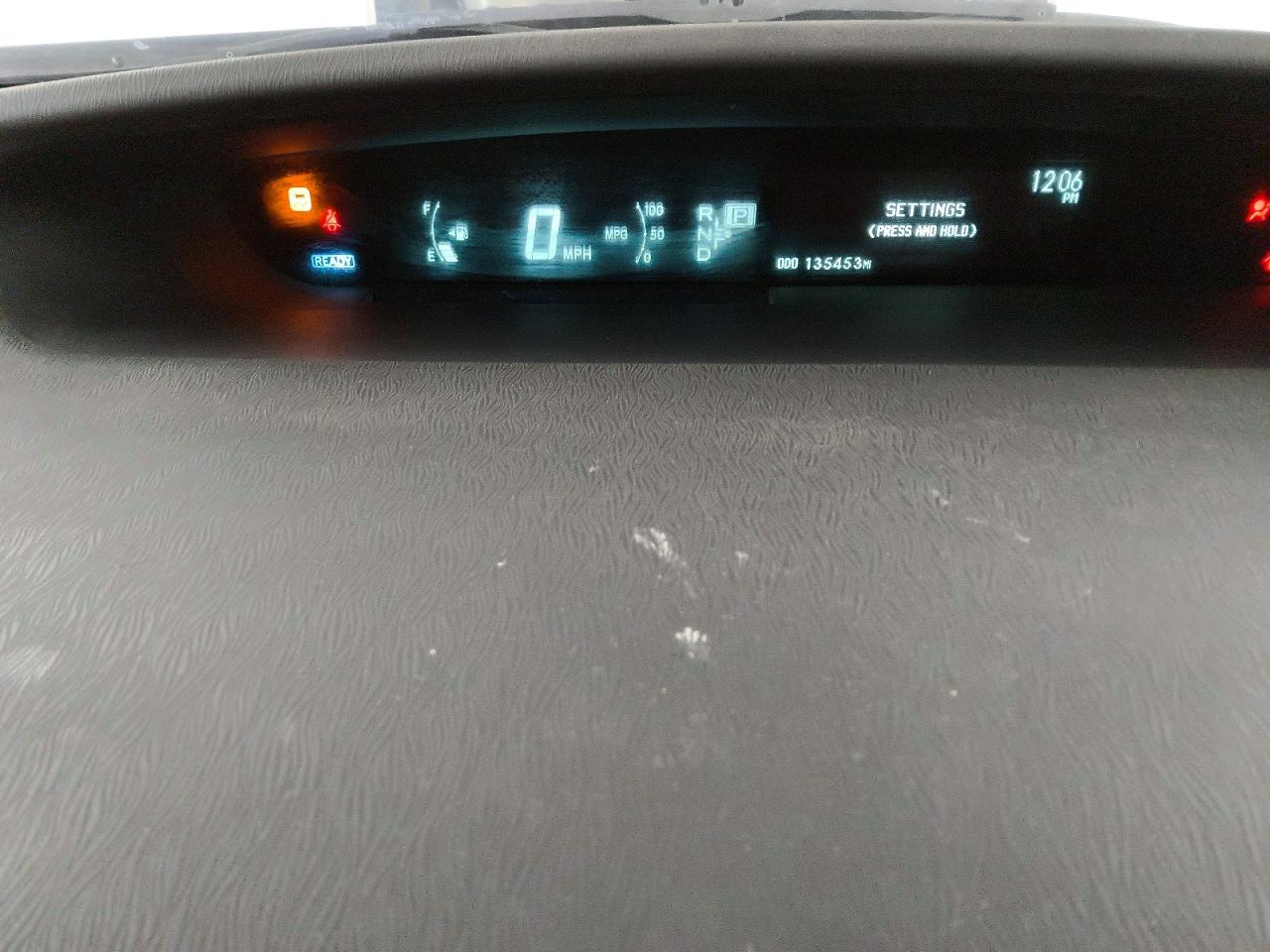 2011 Toyota Prius Two Tan vin: JTDKN3DU9B1463308