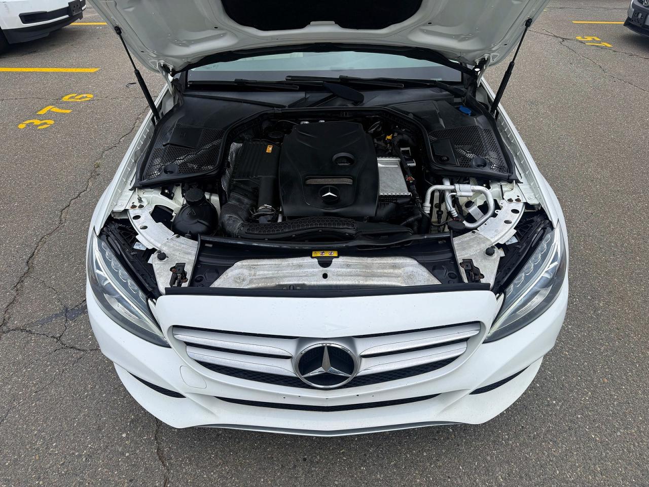 2017 Mercedes-benz C 300 4matic White vin: 55SWF4KB7HU198313