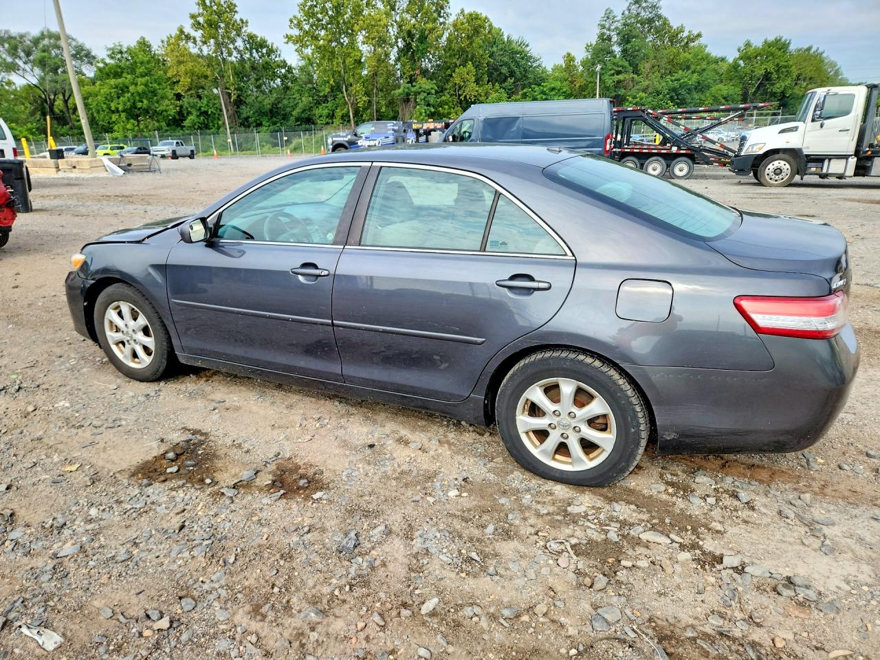 2010 Toyota Camry Le Gray vin: 4T1BF3EK6AU109488