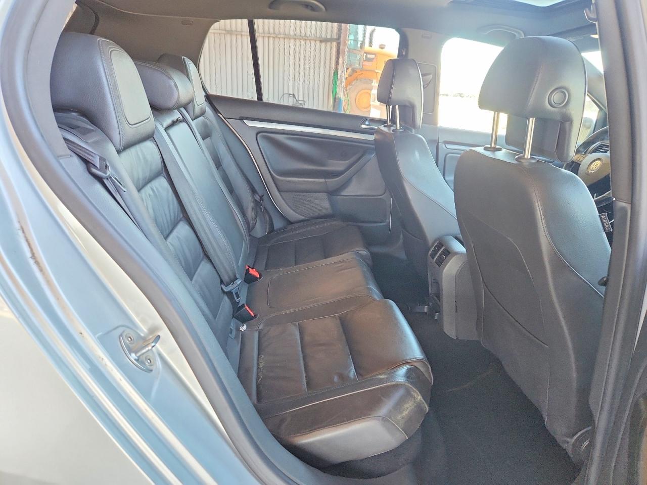 2007 Volkswagen New Gti Silver vin: WVWHV71K67W114833
