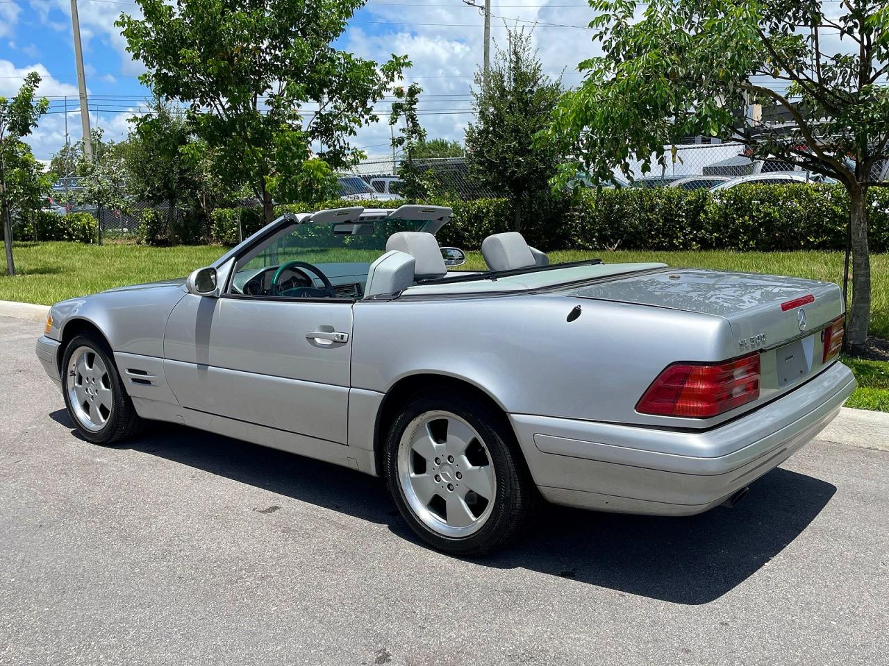 2000 Mercedes-benz Sl 500 Silver vin: WDBFA68F7YF191586