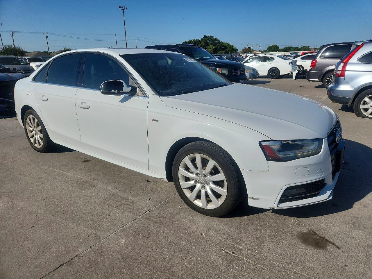 2015 Audi A4 Premium Белый vin: WAUAFAFL0FN007761