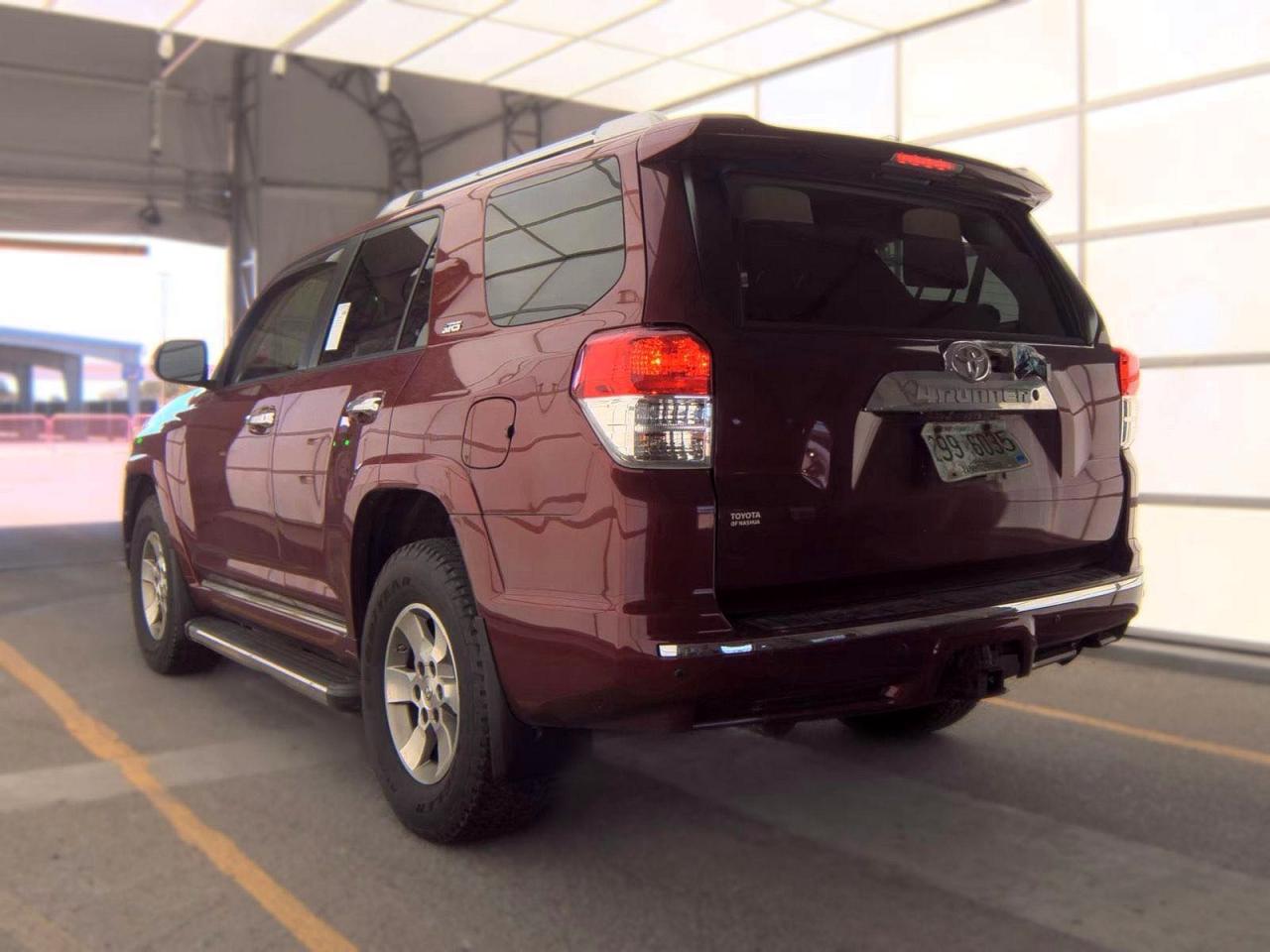 2013 Toyota 4runner Sr5 Red vin: JTEBU5JR4D5134022