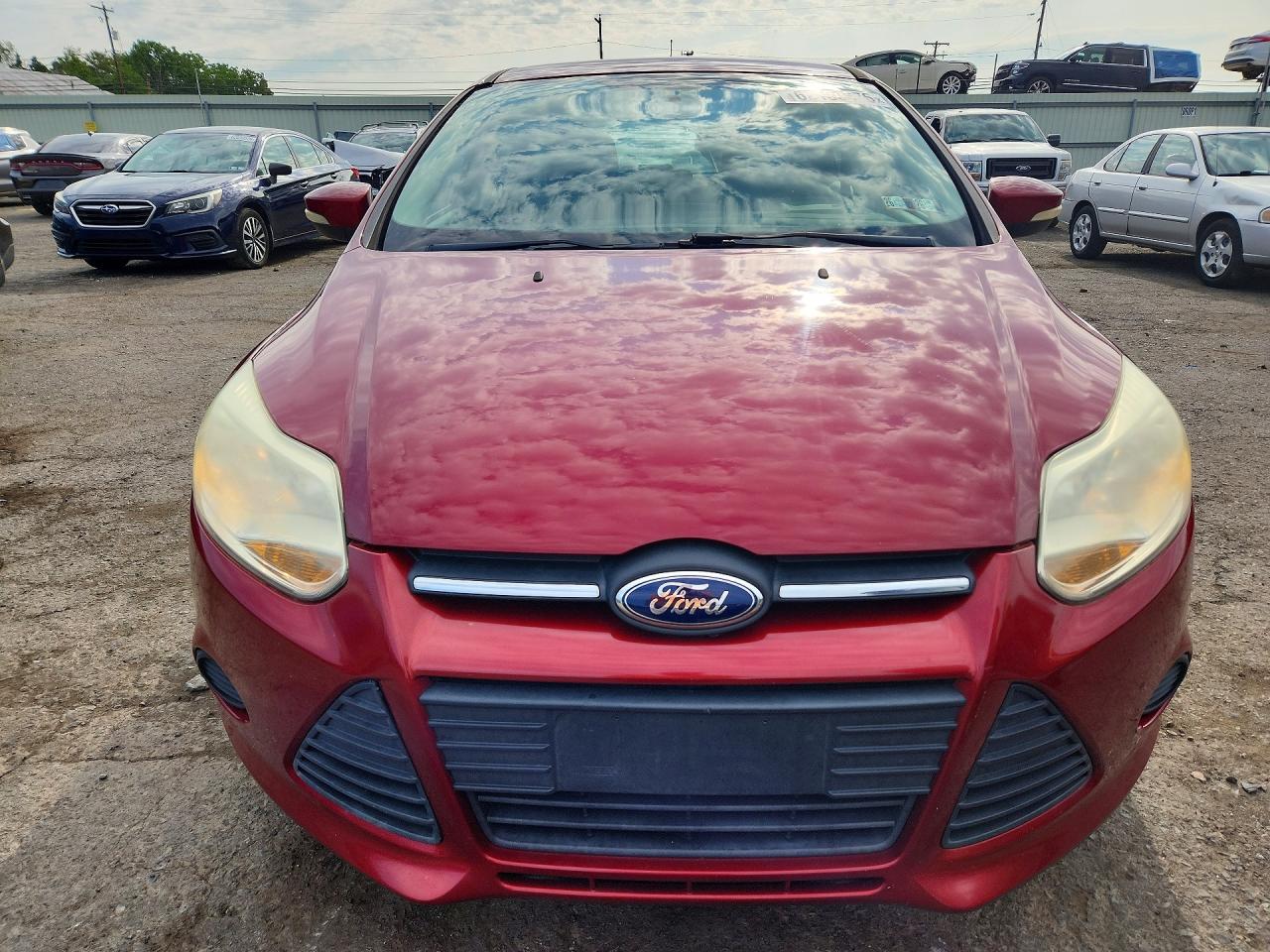 2014 Ford Focus Se Red vin: 1FADP3K26EL302689