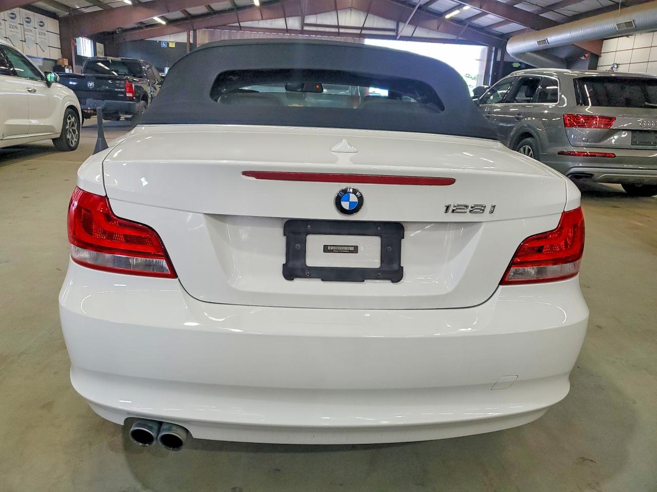 2012 Bmw 128 I Белый vin: WBAUN1C58CVH84094