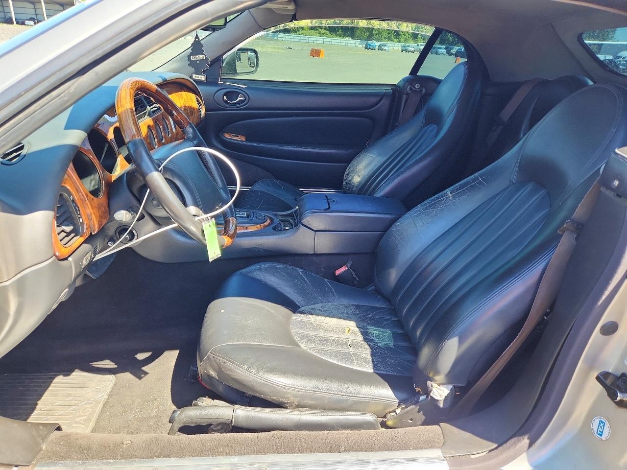 1999 Jaguar Xk8 Silver vin: SAJGX2049XC041200