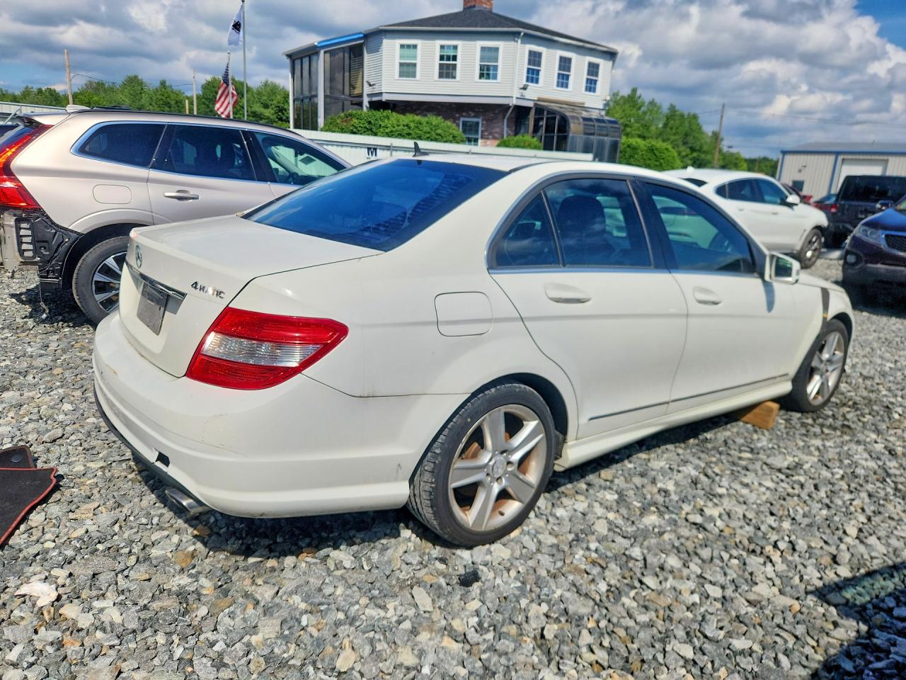 2011 Mercedes-benz C 300 4matic White vin: WDDGF8BB9BR148467