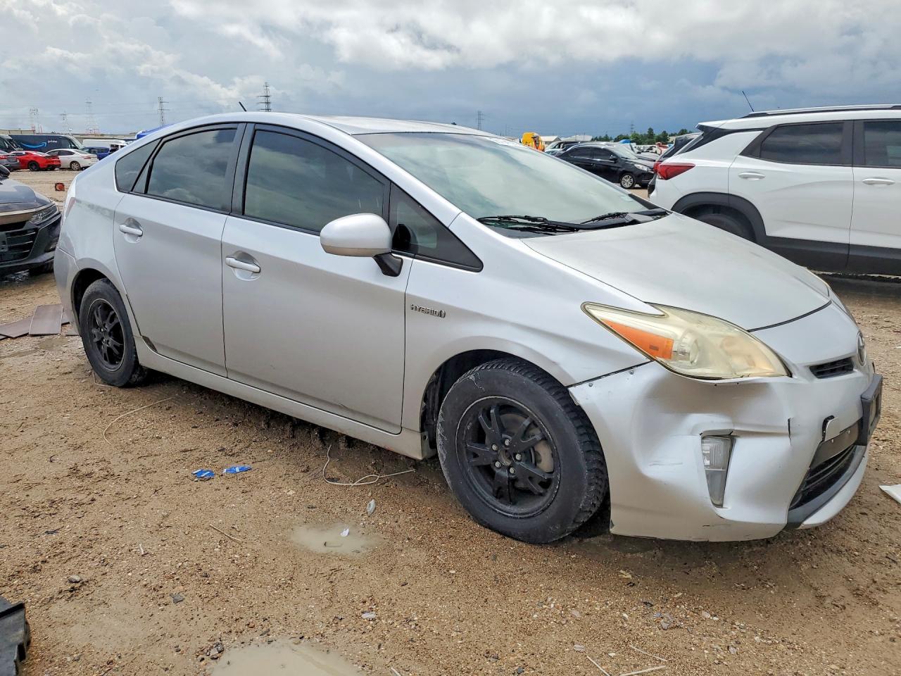 2015 Toyota Prius Two Silver vin: JTDKN3DU6F2001353